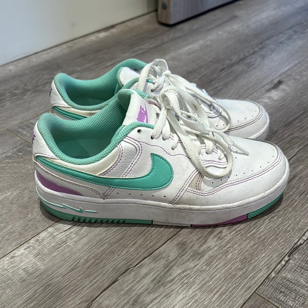 Nike Air Women's Sneakers - White and Mint